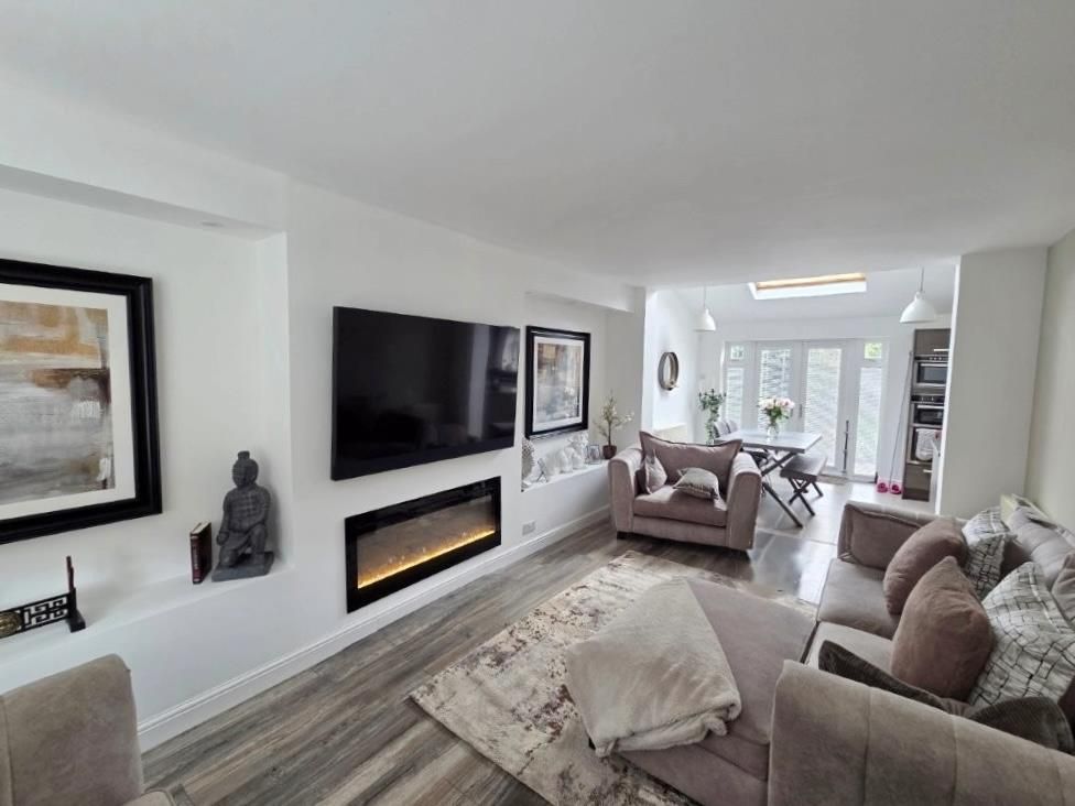 Property photo 2 of 14 Lounge 1