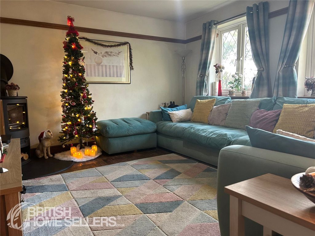 Property photo 2 of 27 Picture No. 17