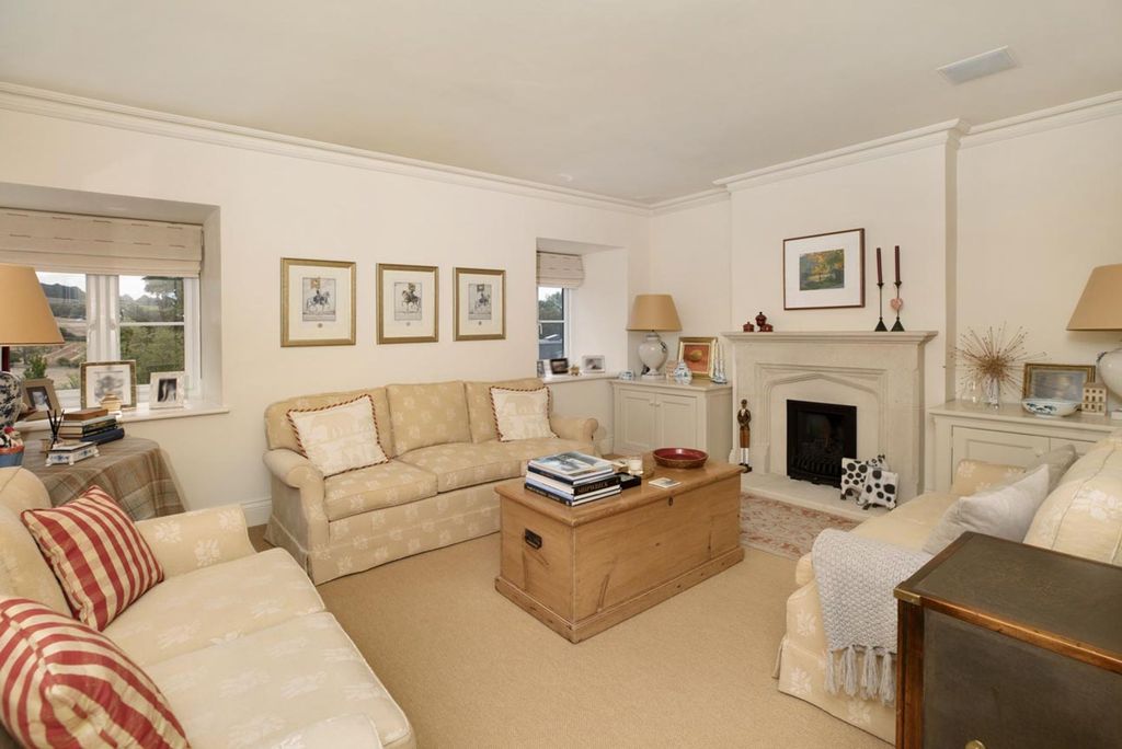 Property photo 3 of 23