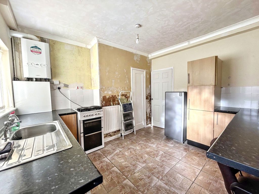 Property photo 3 of 20