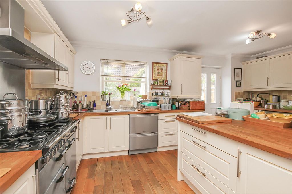 Additional image 6 of 4 bed town house for saleDouglas Court, Ely CB7