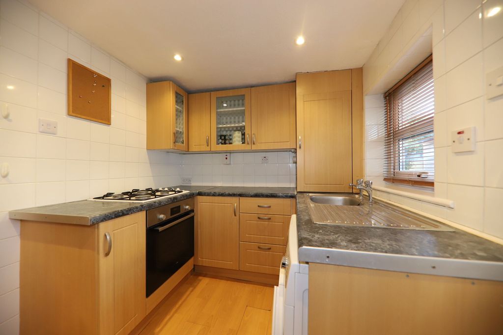 Property photo 3 of 8 Kitchen