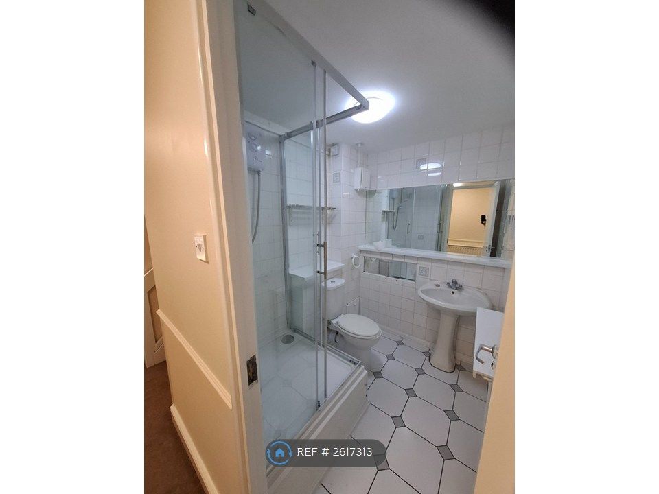 Property photo 3 of 16 Shower Room
