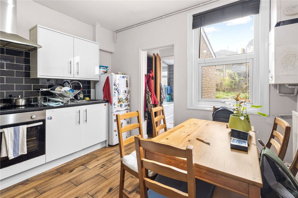 Property photo 2 of 16 Kitchen