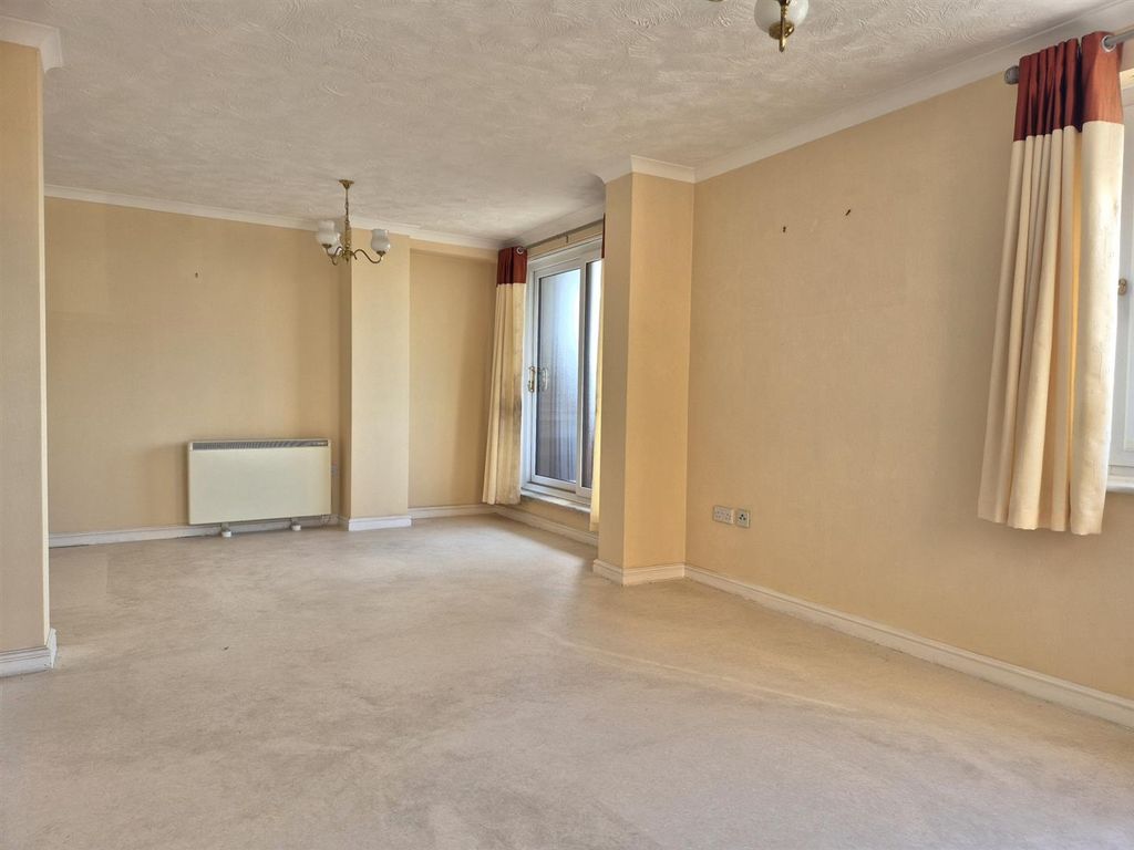 Property photo 3 of 12 20251001_143911_Resized.Jpg