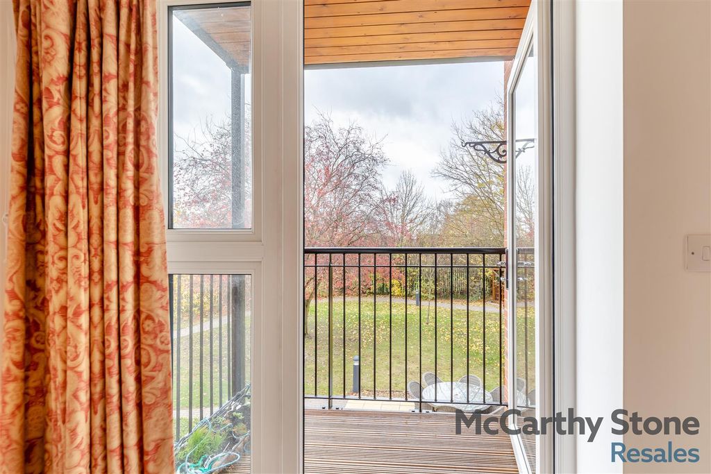 Property photo 3 of 23 8668998-Interior09.Jpg