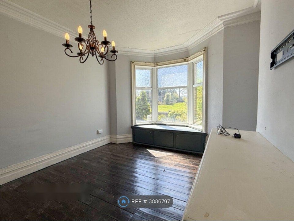 Property photo 2 of 34