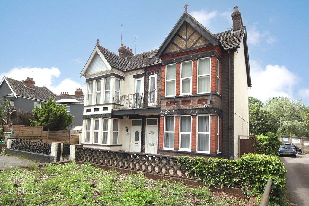 Property photo 2 of 22 3311482