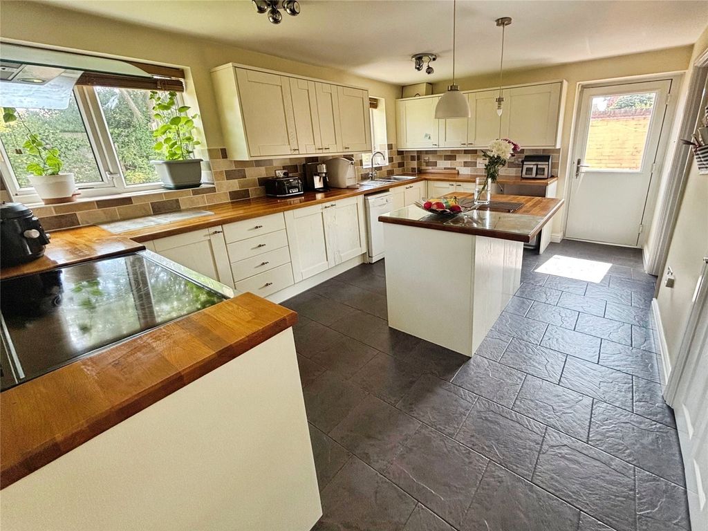 Property photo 3 of 17 Picture No. 22