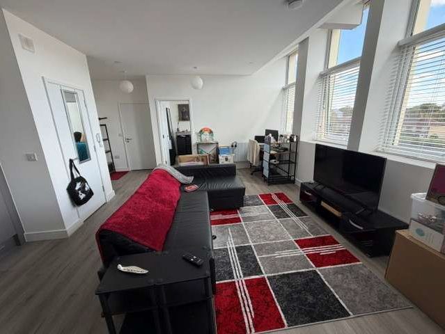 Property photo 3 of 10 Living Room