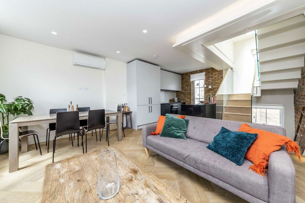 Property photo 3 of 8