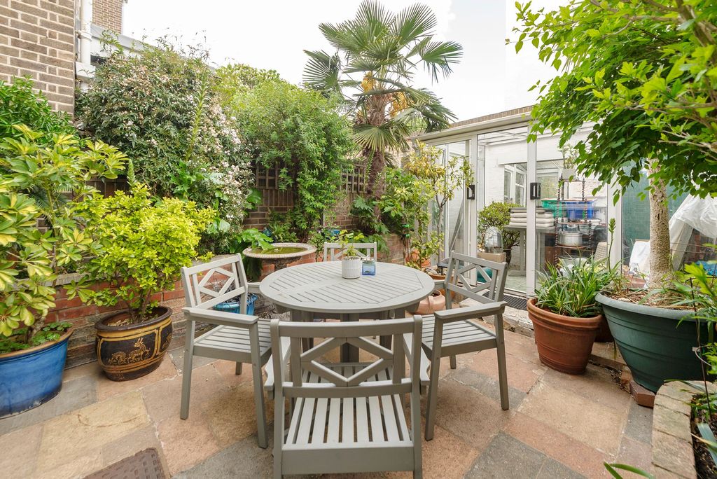 Property photo 3 of 17
