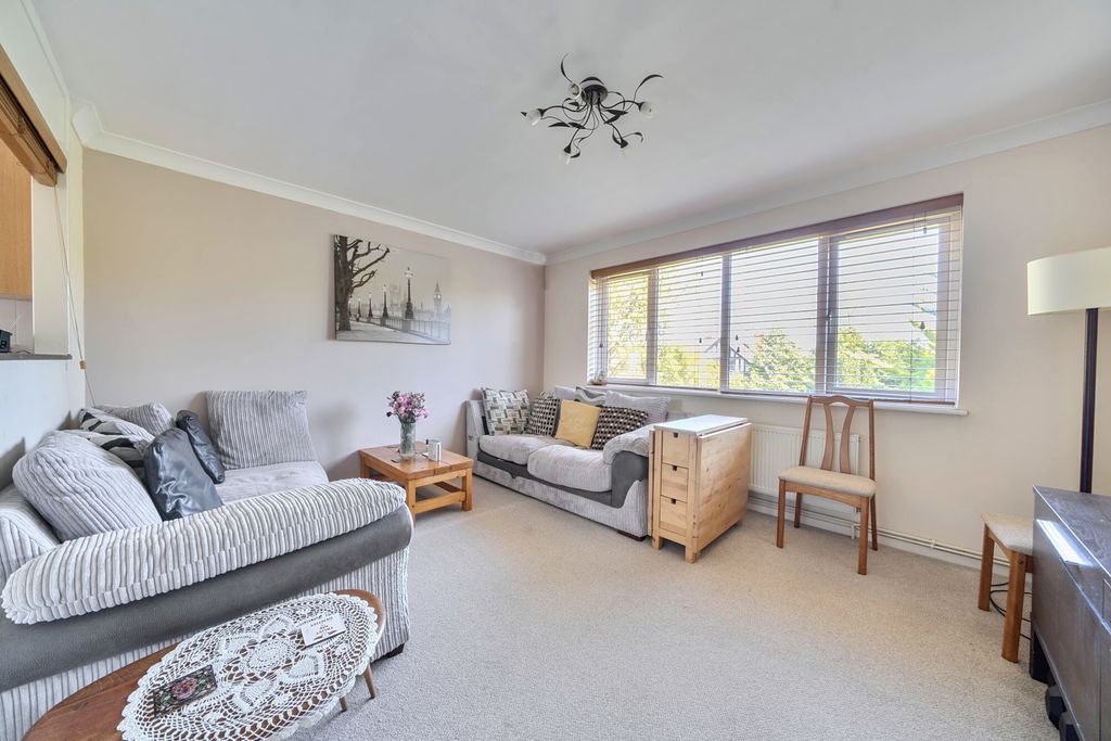 Property photo 3 of 11 1436464-9-69d5130...