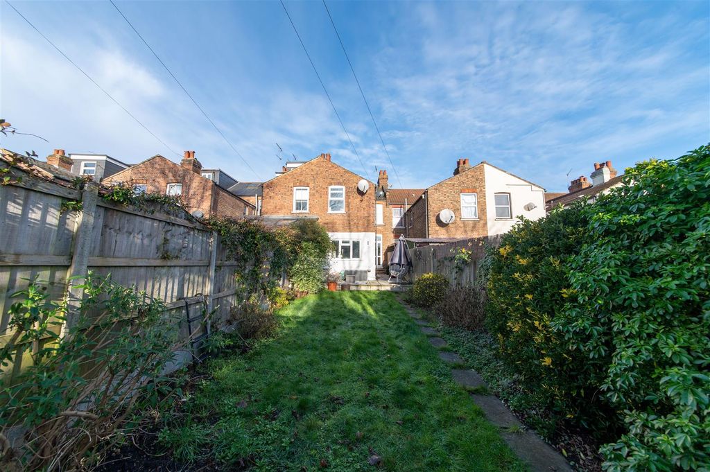 Property photo 2 of 19
