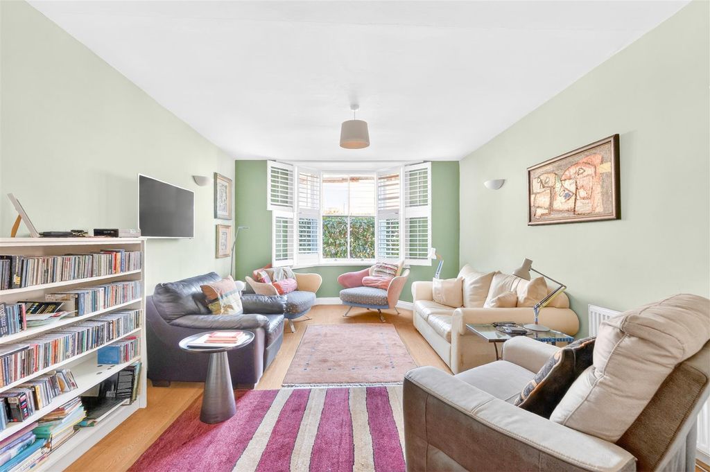 Property photo 3 of 23 5