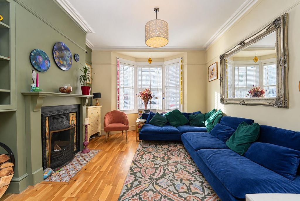 Property photo 2 of 24 05 - Living Room - Hero (1).Png