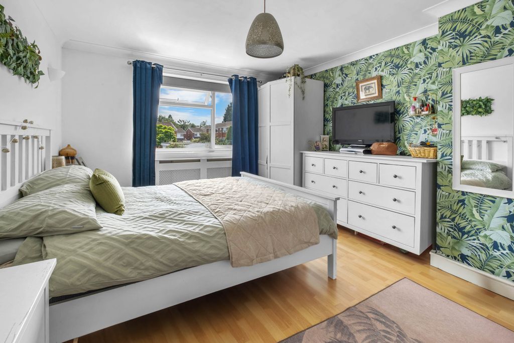 Property photo 3 of 16 Master Bedroom