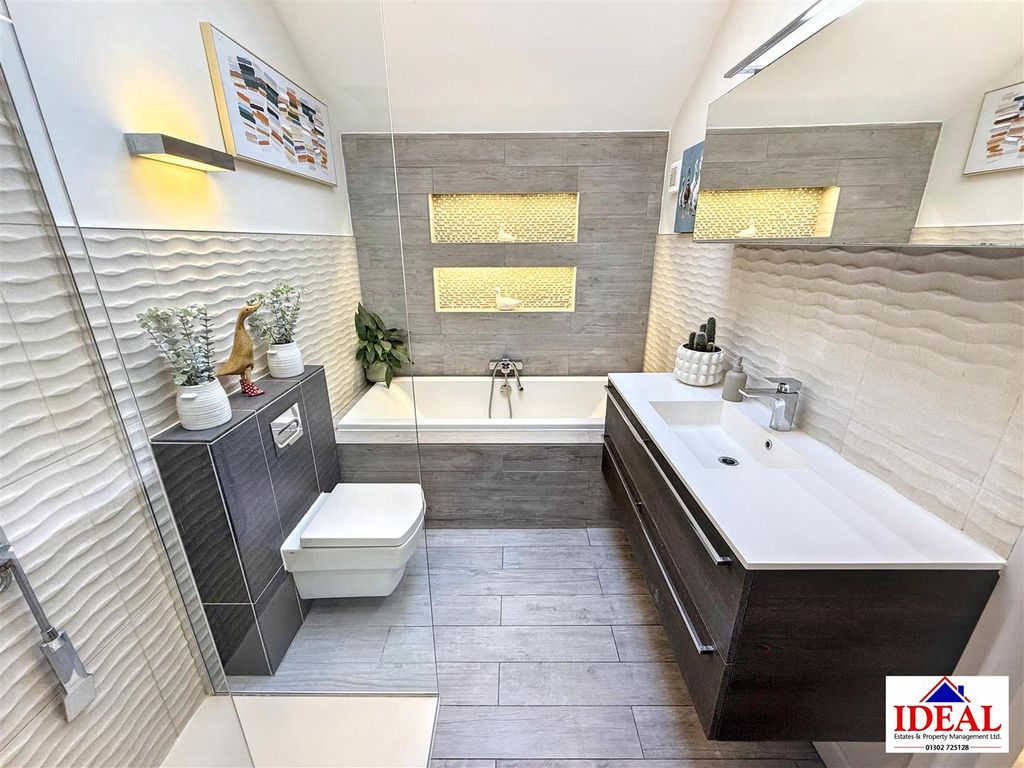 Property photo 3 of 22 Image00037.Jpg