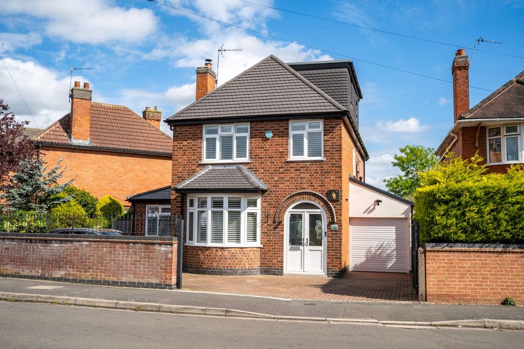 Property photo 1 of 31