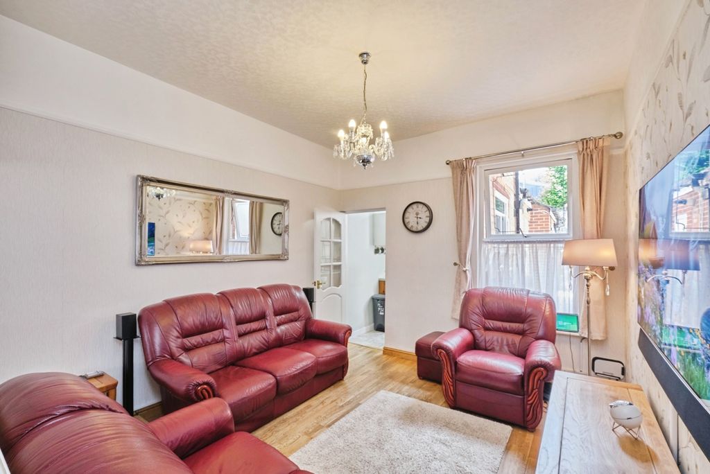 Property photo 2 of 16 Photo