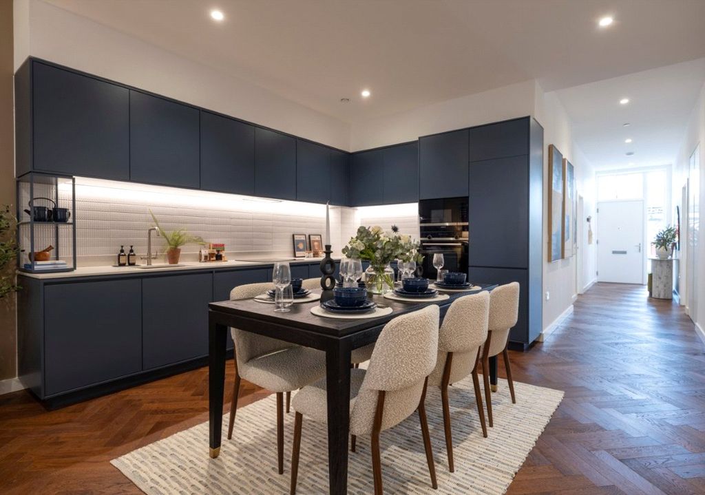 Property photo 3 of 9 Kitchen