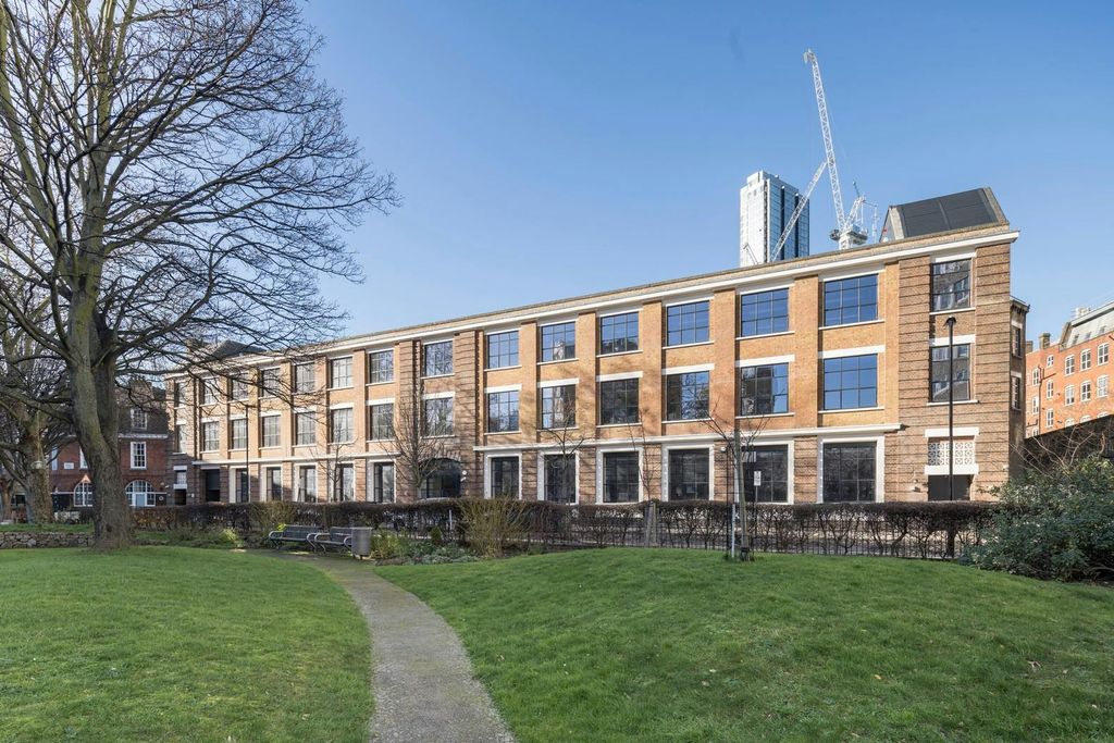 Property photo 2 of 17 Building Exterior