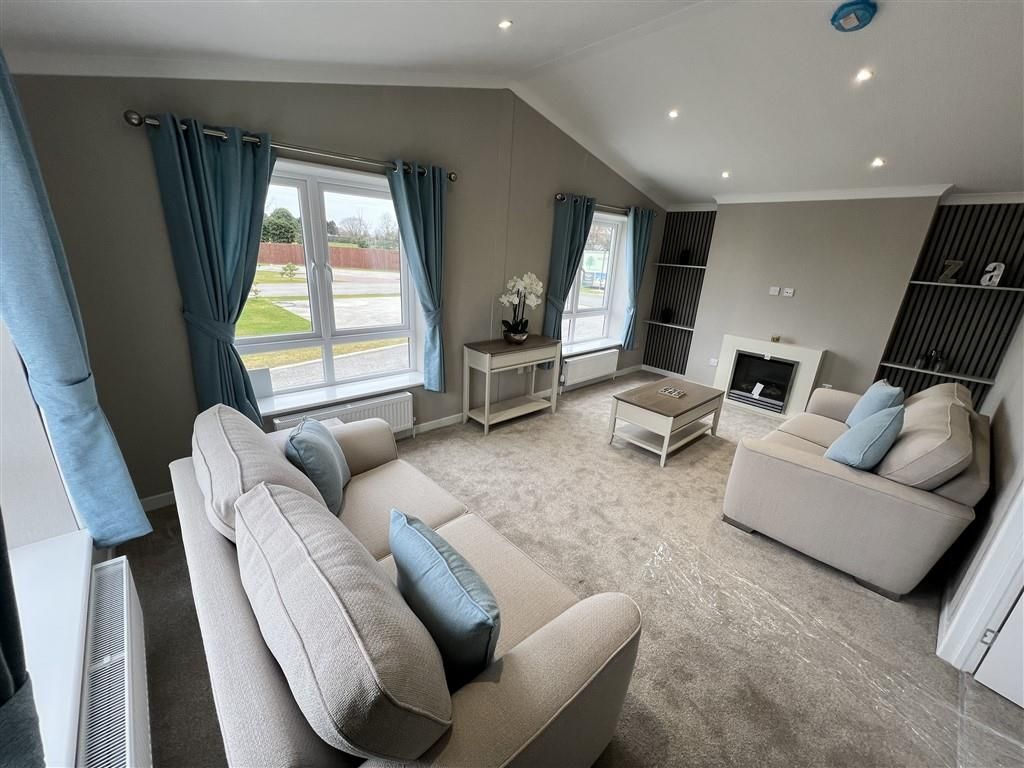 Property photo 2 of 9 Lounge