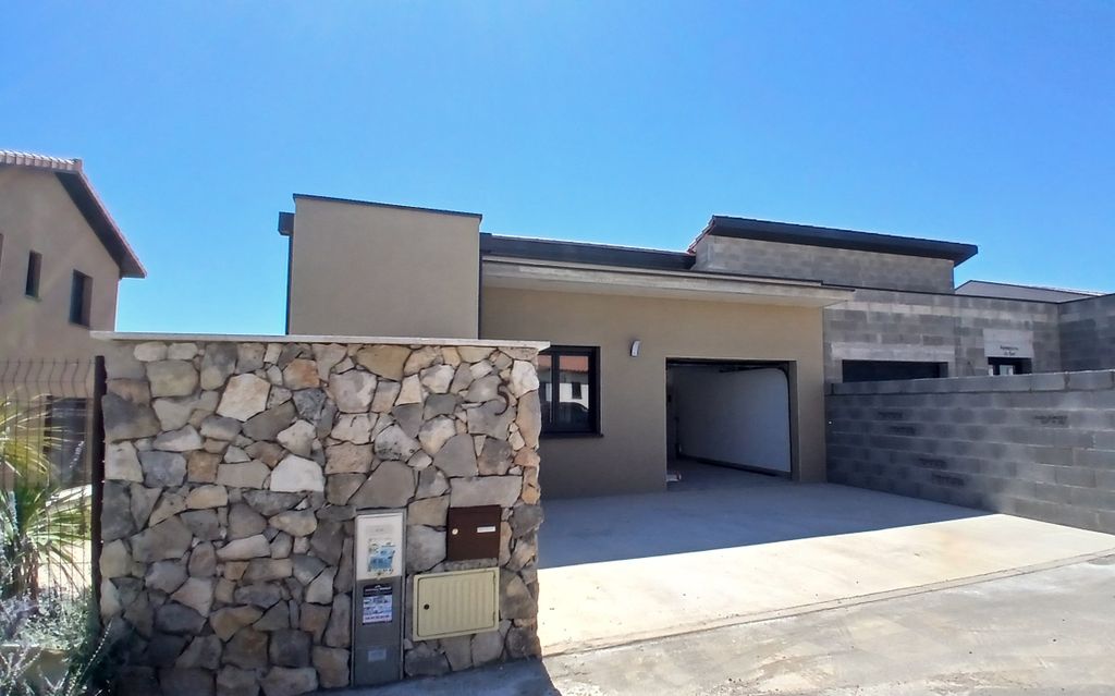 Property photo 2 of 18 Por270000Eb