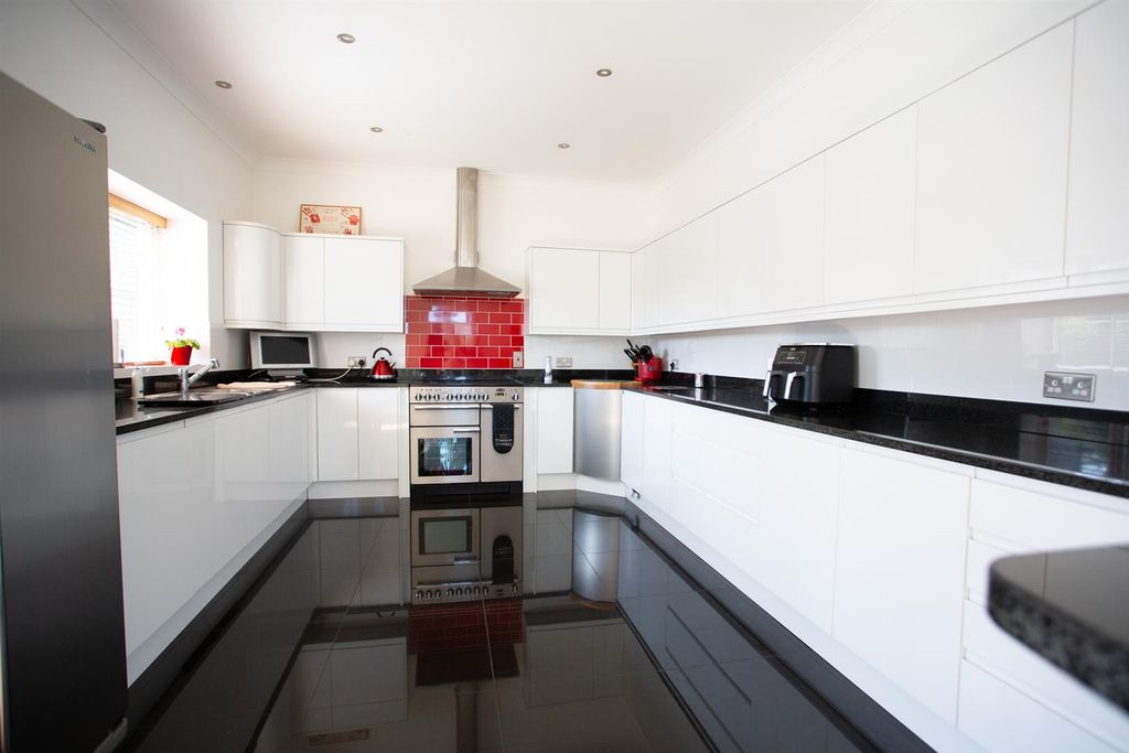 Property photo 3 of 25 Derb6571.Jpg