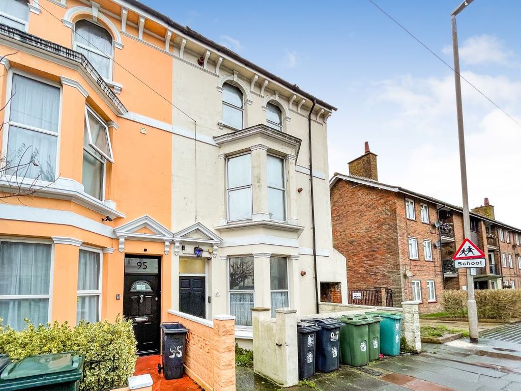 Property photo 2 of 23