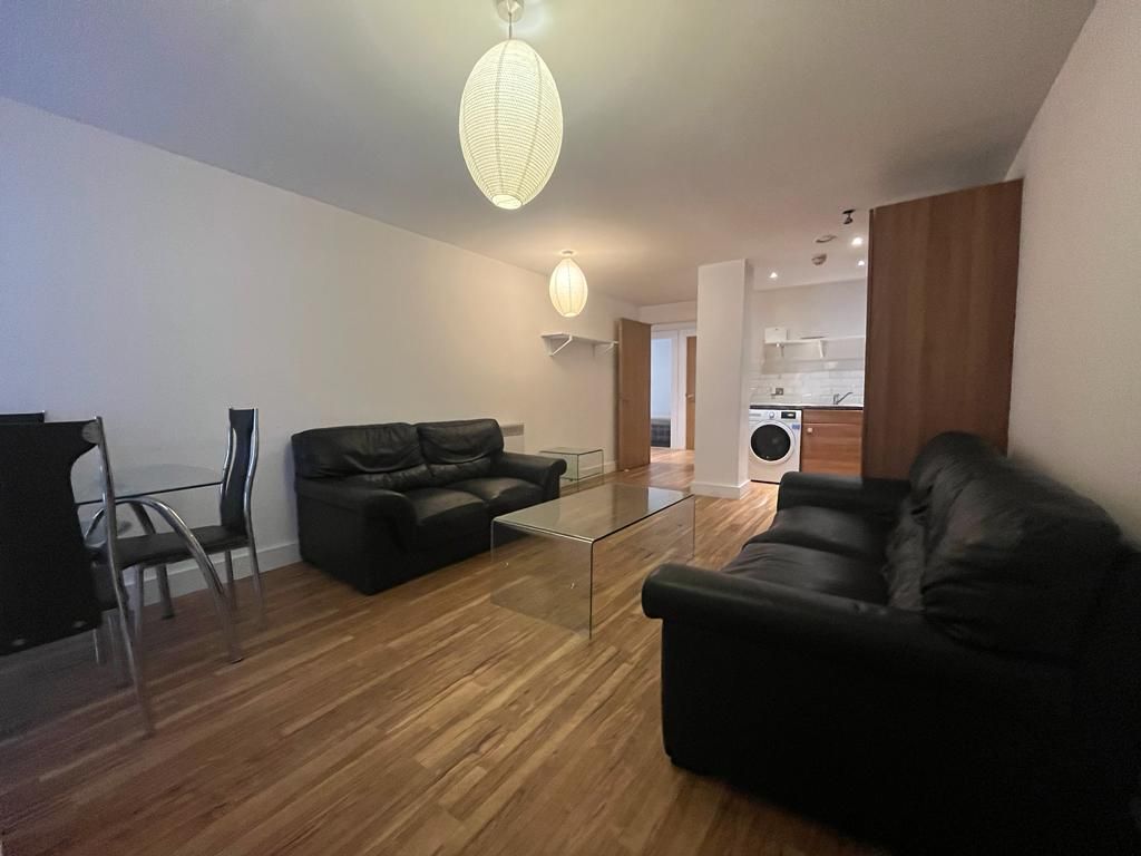 Property photo 3 of 13 Lounge