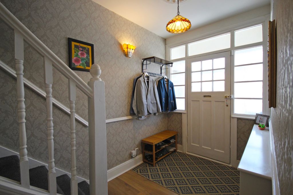 Property photo 3 of 18 Hallway