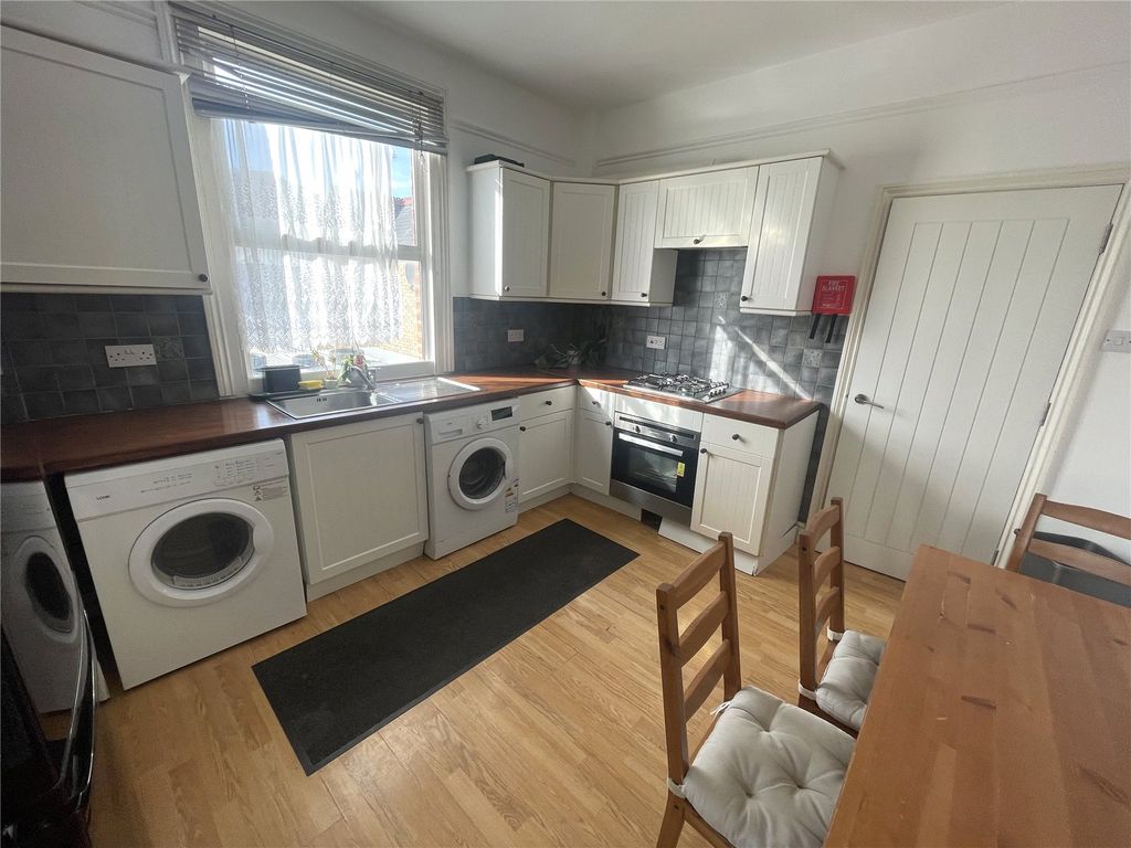 Property photo 2 of 7 Kitchen/Dining