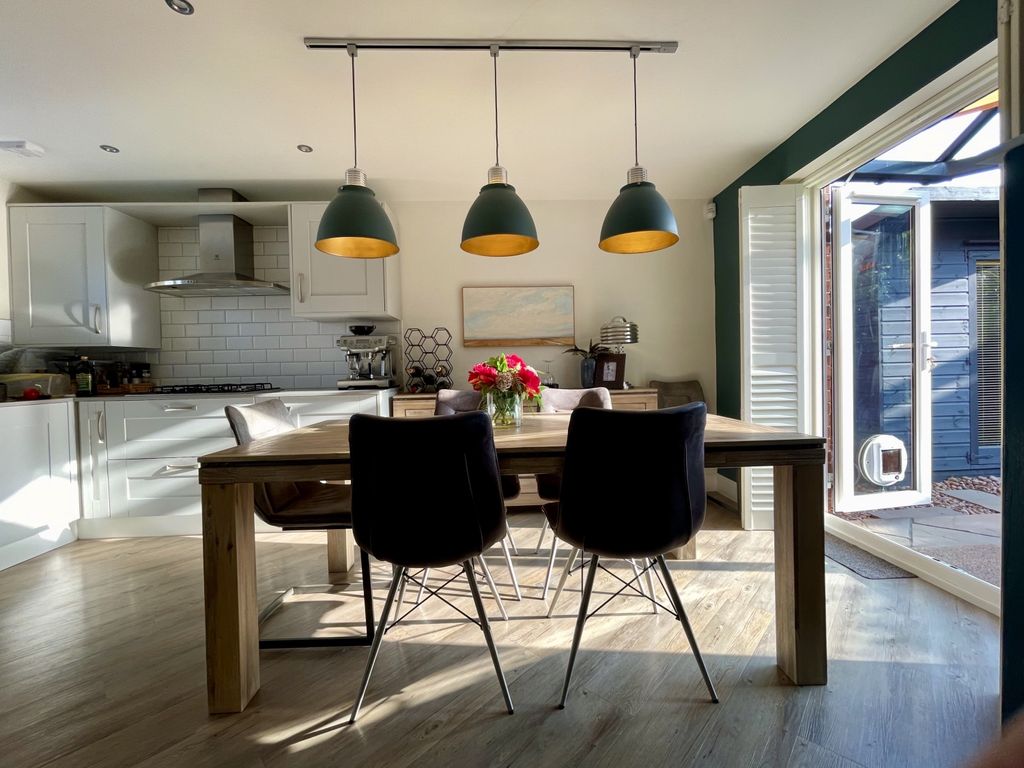 Property photo 2 of 18 Estate Agents Ewemove Scunthorpe - Dining