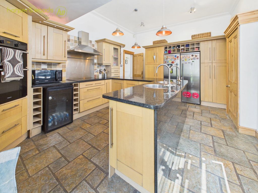 Property photo 3 of 50