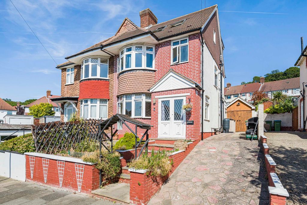 Property photo 1 of 31 Picture No. 01