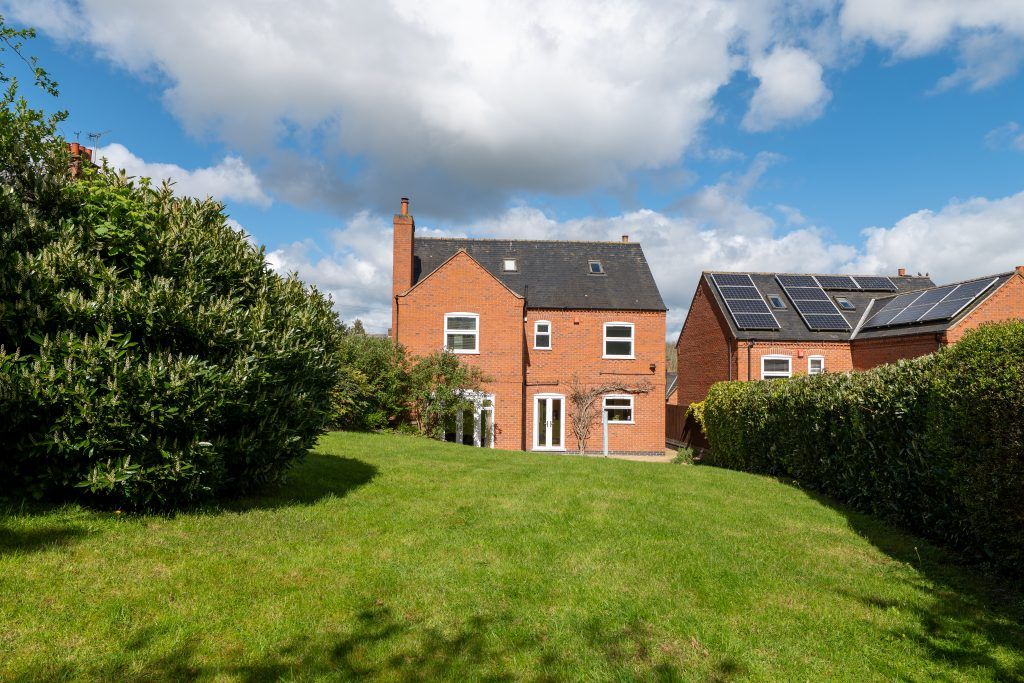 Property photo 2 of 29