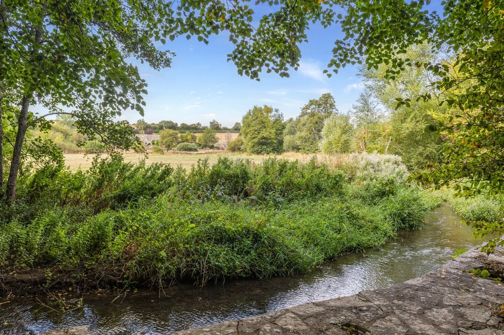 Property photo 2 of 29 Coln River