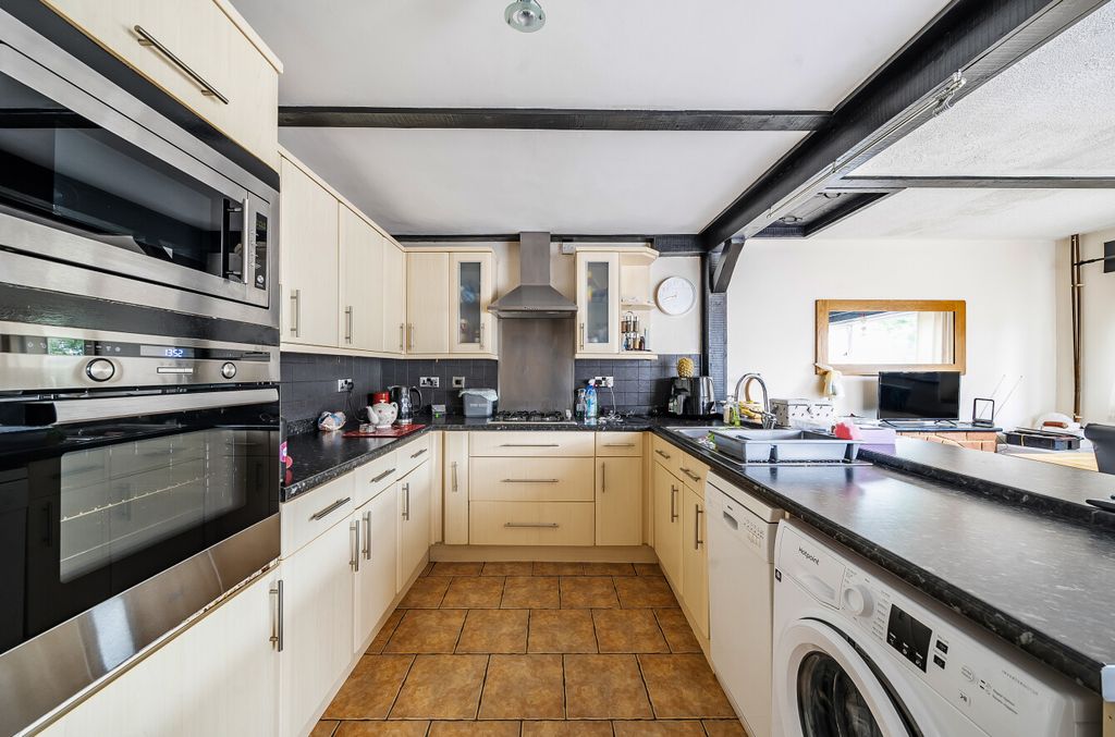 Property photo 3 of 10