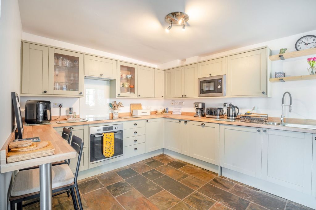 Property photo 2 of 22 P044074_02.Jpg