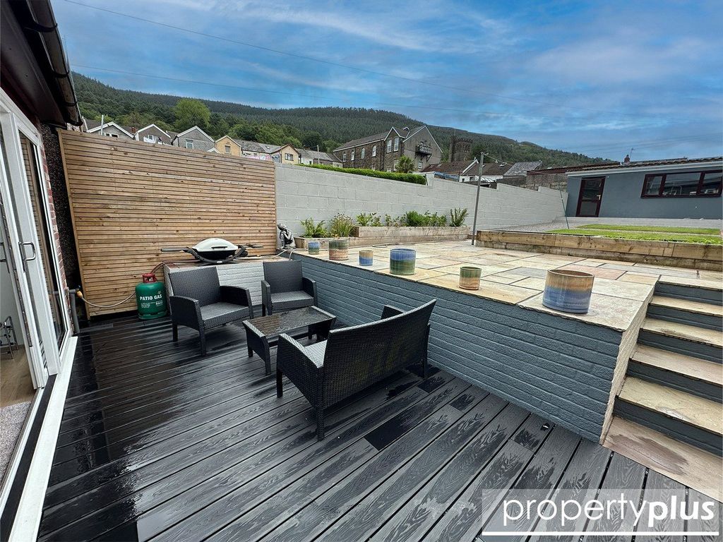 Property photo 2 of 16 Picture No. 29