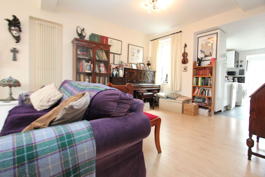 Property photo 3 of 15