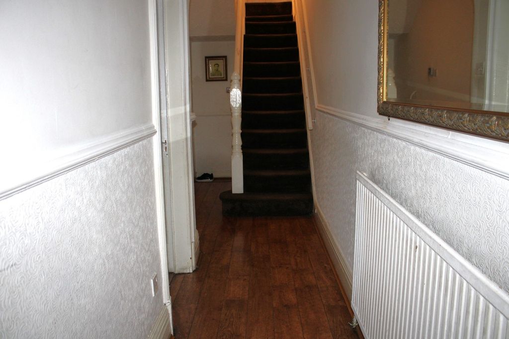 Property photo 2 of 13 Hall