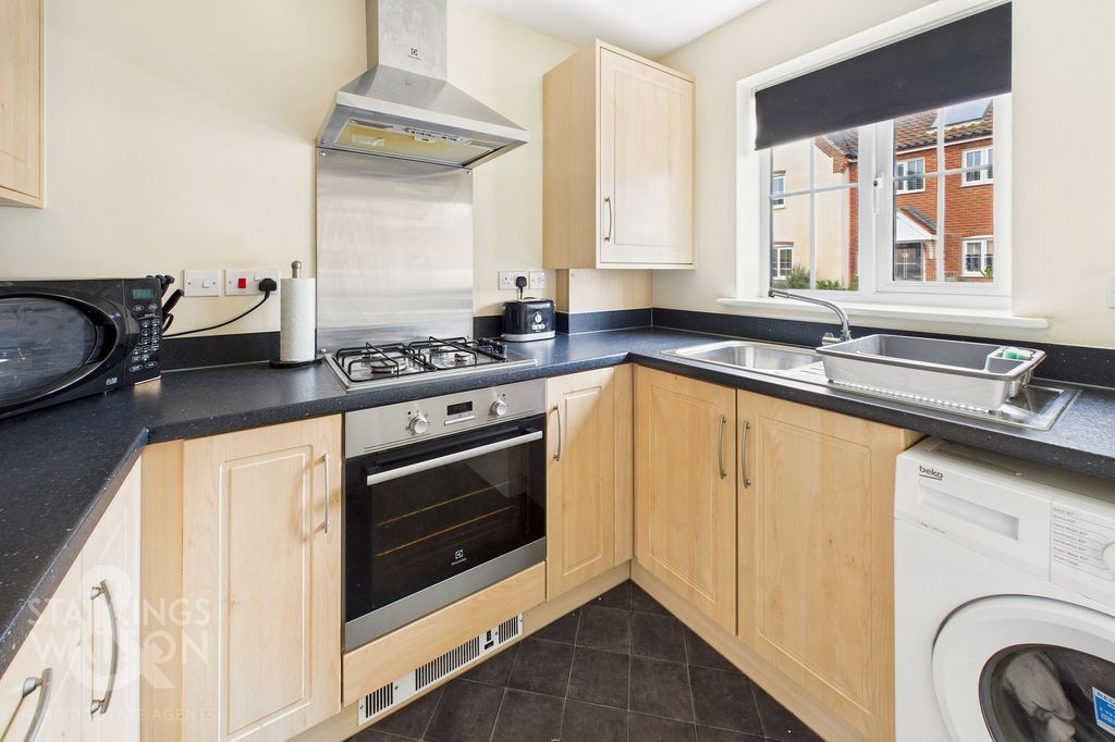 Property photo 3 of 16