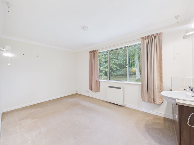 Property photo 2 of 18 Bedroom