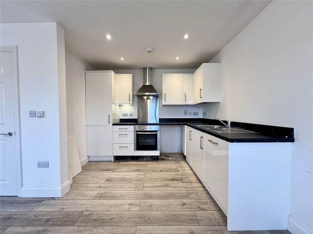 Property photo 2 of 22 Picture No. 28