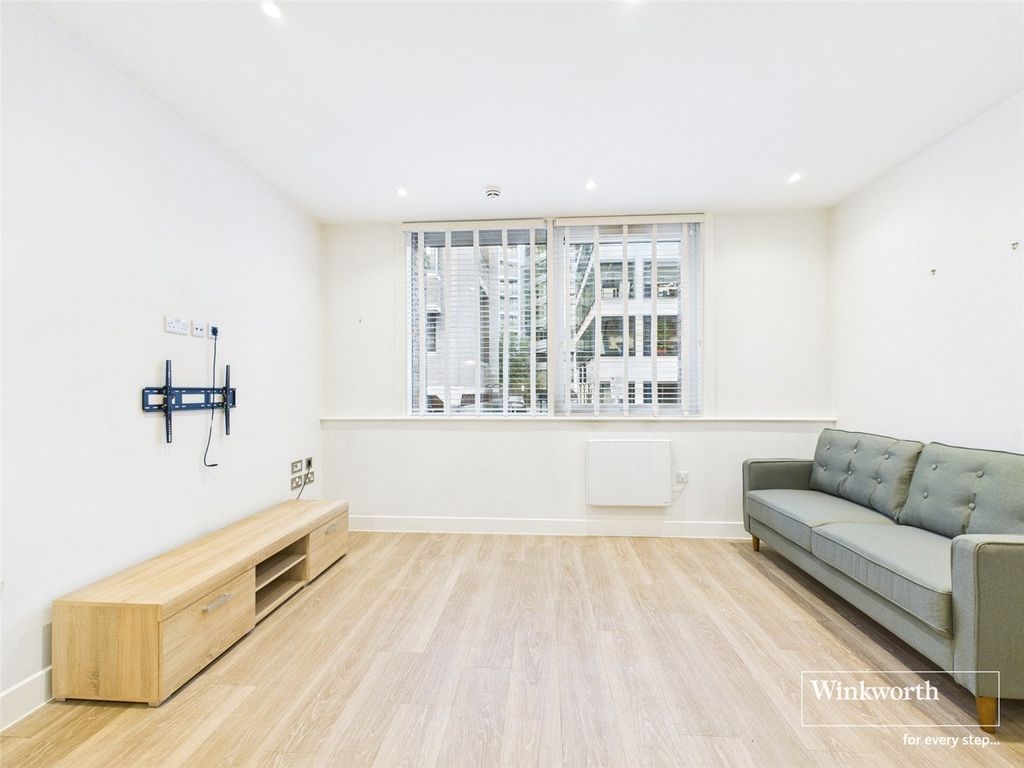 Property photo 3 of 8 Picture No. 15