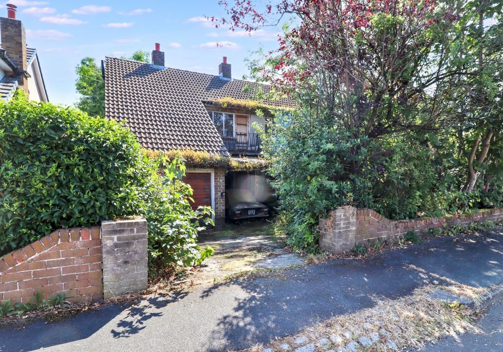 Property photo 1 of 2