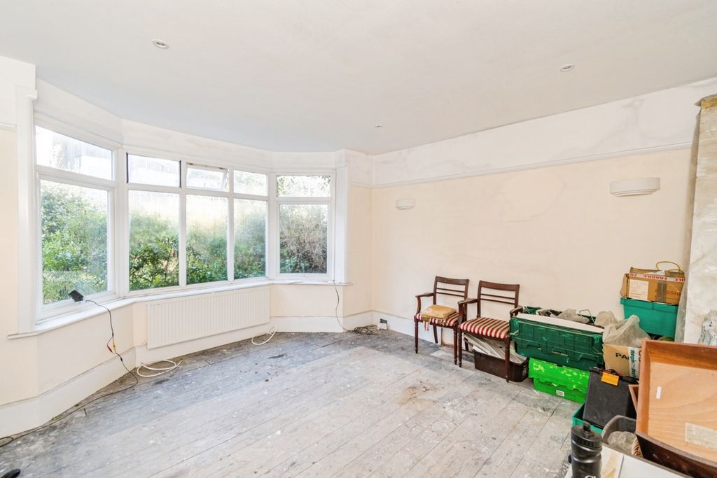 Property photo 3 of 14 Pbox-Img.Jpg