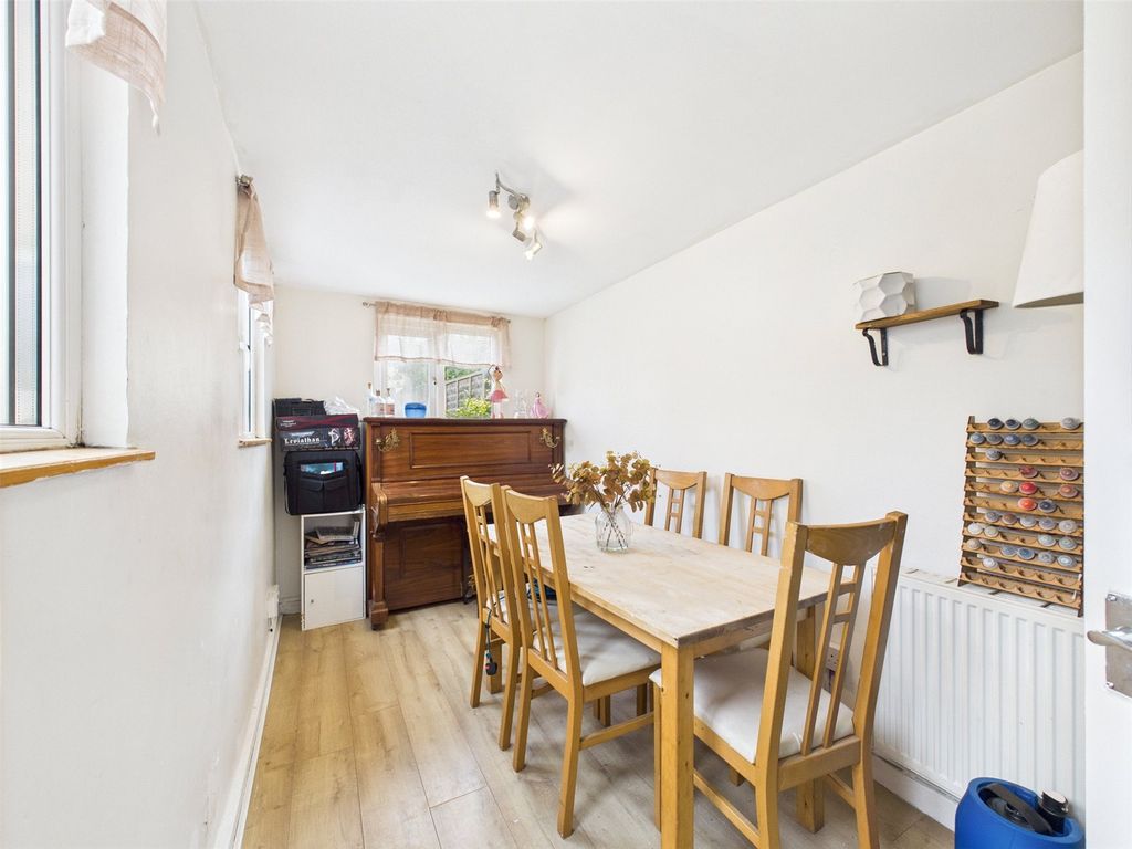 Property photo 3 of 11 Picture No. 19